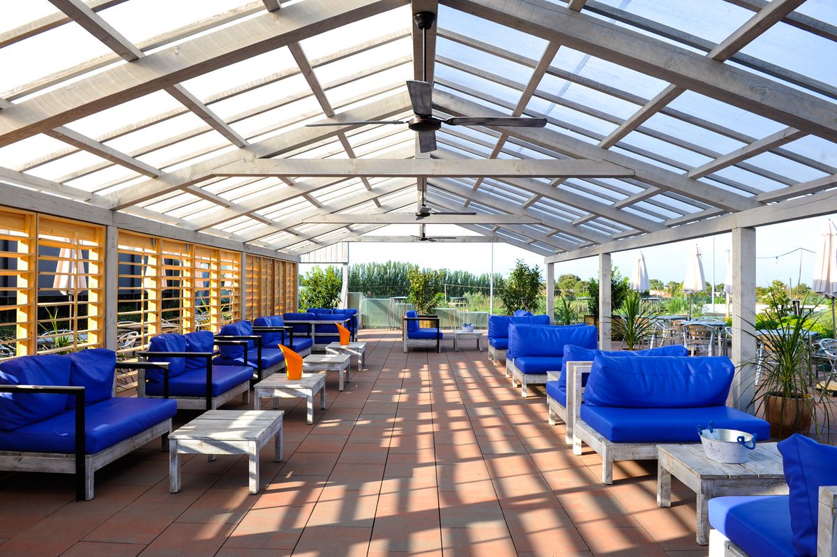 MorrisonLleida's tweet photo. ¡En el Club Morrison Lounge Bar @morrisonlleida no cerramos por vacaciones! De lunes a domingo, disfruta de un ambiente veraniego en #Lleida hasta bien entrada la madrugada 😊🏖️🥂 ¡Te esperamos! #ClubMorrison #MorrisonLleida https://t.co/WWMsW6u1tu
