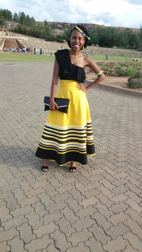 Sazi_iAfrika's tweet photo. Get any 2 Umbhaco Flare Skirts +Doeks for only R1500 till end Sept, save R400.
0781712722
#SaziiAfrika #Umbhaco #mbhaco #Xhosa #isiXhosa #retweet #Africanwear #tourafrica #Traditionalwear #tranding #skirts #style #Africa #heritageday #xhosabrides #safashion https://t.co/fjdwo7AlNe