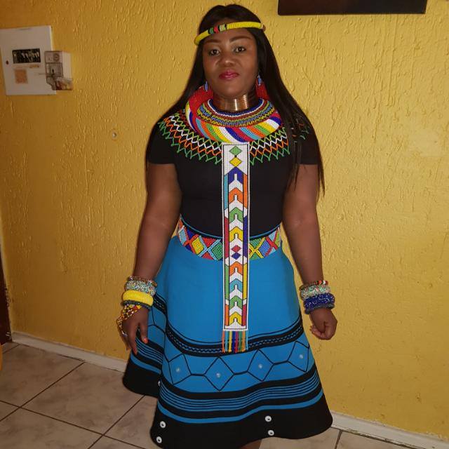 Sazi_iAfrika's tweet photo. Get any 2 Umbhaco Flare Skirts +Doeks for only R1500 till end Sept, save R400.
0781712722
#SaziiAfrika #Umbhaco #mbhaco #Xhosa #isiXhosa #retweet #Africanwear #tourafrica #Traditionalwear #tranding #skirts #style #Africa #heritageday #xhosabrides #safashion https://t.co/fjdwo7AlNe