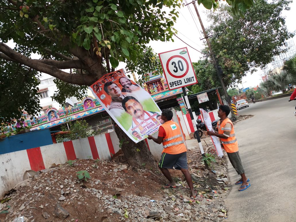 amoh_circle20's tweet photo. @BODDAMVIVEKANAN @musharraf_ias @KTRTRS @CommissionrGHMC @ZC_Charminar @zcwz_ghmc @Director_EVDM @DC_RajendraNgr @DC_Serilingmply Dear citizen,All banners and flexis were removed.Further we will act immediately and prevent recurrence https://t.co/QG6D6Zdr6i