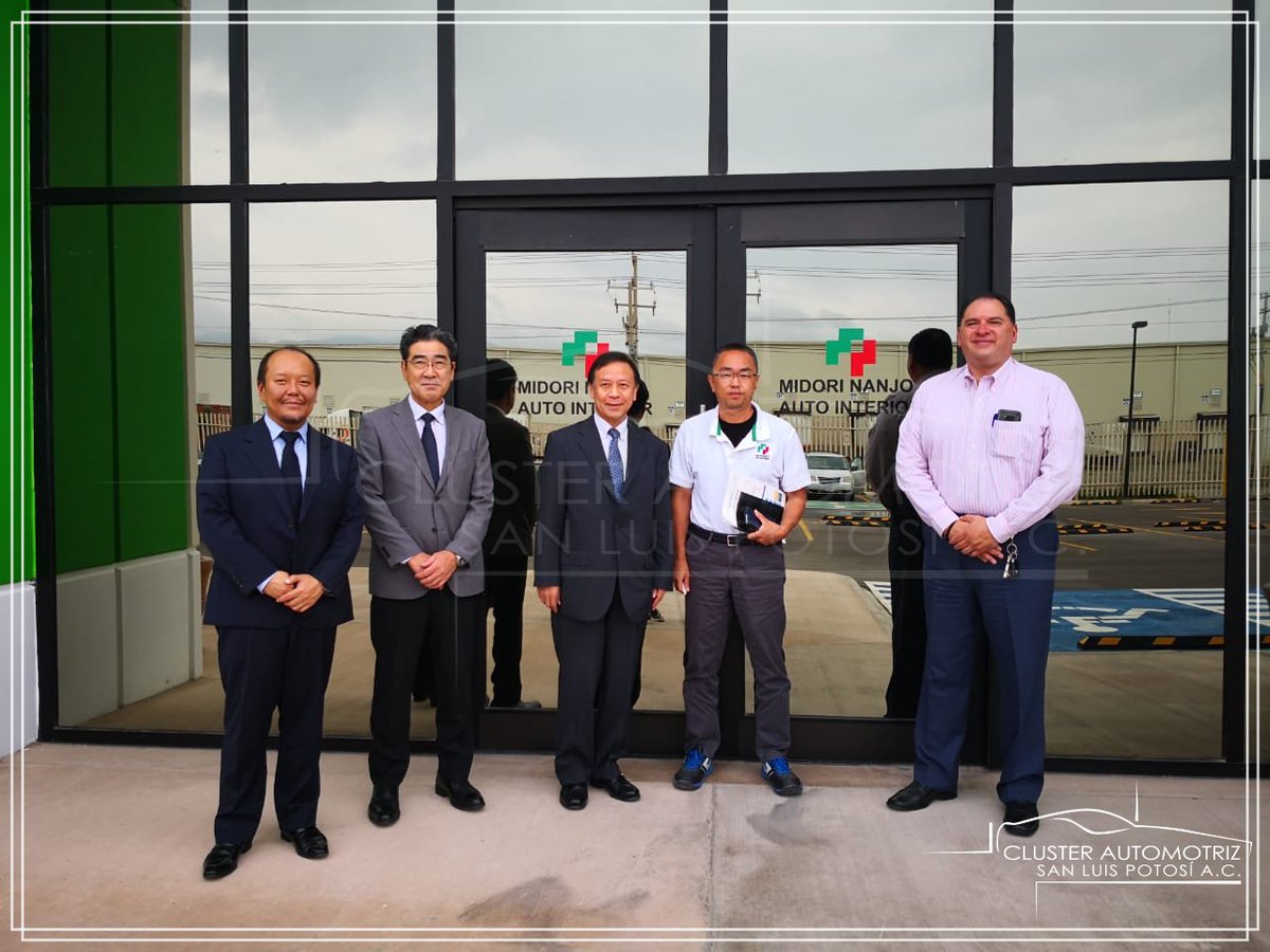 ClusterSLP's tweet photo. @ClusterSLP en compañía de los expertos de JICA, para el programa "Fortalecimiento del Clúster Automotriz en México".#JICA #CASLP https://t.co/mSHViYAhPg