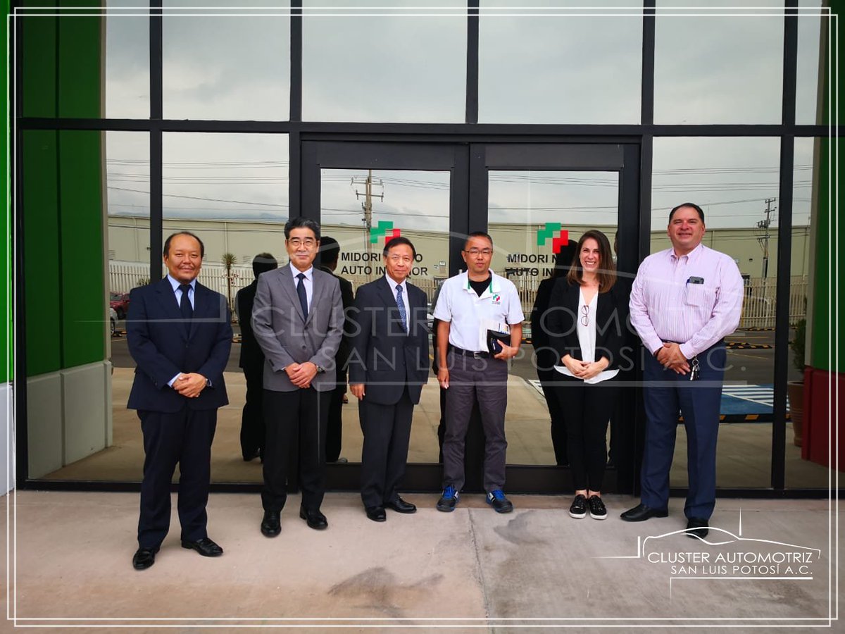 ClusterSLP's tweet photo. @ClusterSLP en compañía de los expertos de JICA, para el programa "Fortalecimiento del Clúster Automotriz en México".#JICA #CASLP https://t.co/mSHViYAhPg