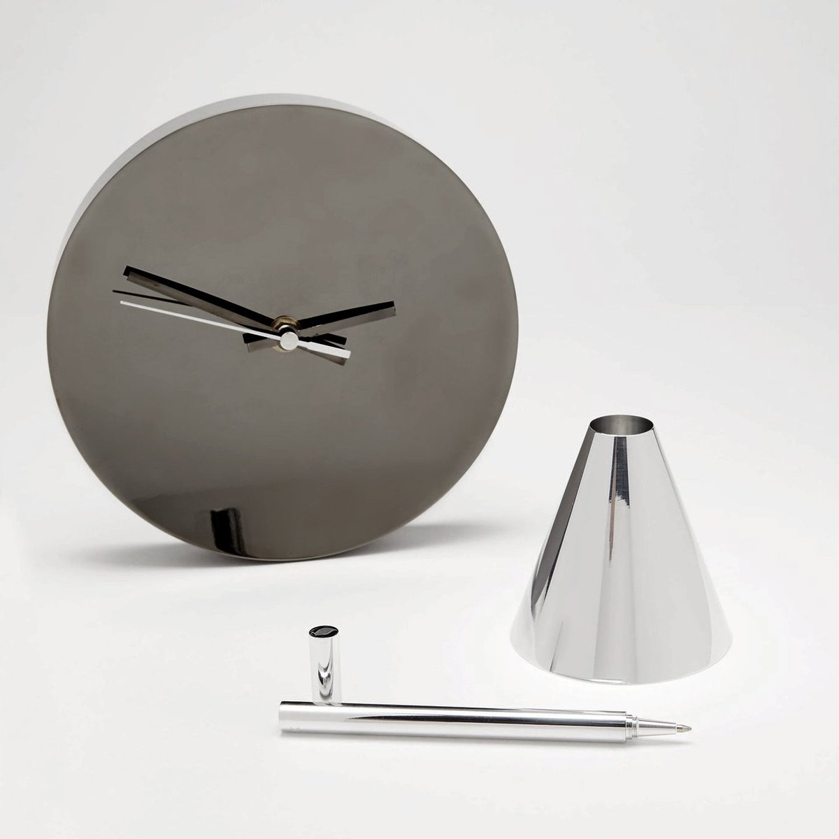 Minimalux's tweet photo. Black Nickel + Aluminium. A selection of personal and home accessories now available from @MATCHESFASHION New HOMEWARES STUDIO. #MINIMALUX #MATCHESFASHION https://t.co/j3VcD6Zl7B