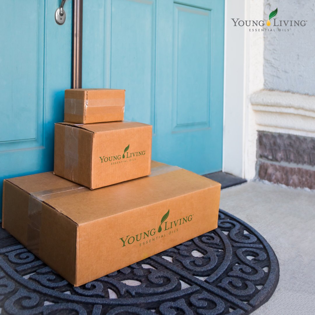 youngliving's tweet photo. Get #freeshipping on orders of $50 or more now through August 17! Shop now: https://t.co/tVm9rKaCVB #yleo https://t.co/QNRYfbPW1d