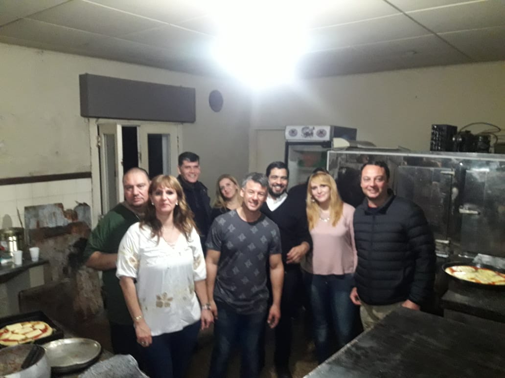 UCR_Areco's tweet photo. Representados por @JuanFlowers2018 💪🏻 estuvimos colaborando en la Pizza Show que se realizó en el club Progreso para recaudar fondos para los festejos del Día del Niño que organiza "100% Vida" el próximo domingo. https://t.co/WVDf53dUoe