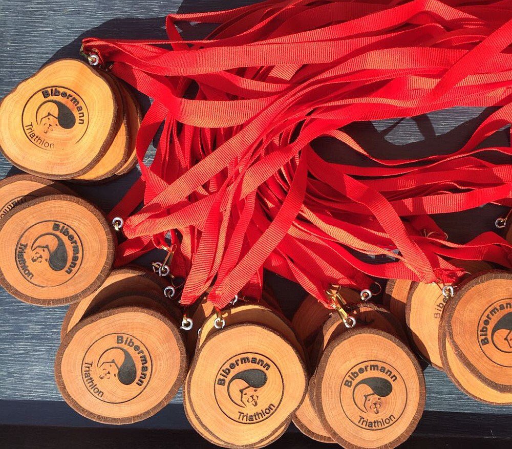 Noch 20 Tage und dann startet der Bibermann Triathlon. Die Medaillen für die Kinder und Jugendlichen sind jetzt auch fertig 😊
bibermann-triathlon.de/neuigkeiten/no… #Triathlon #triteamlüneburg #rsclüneburg Training #swim #bike #run #diejugendvonheute