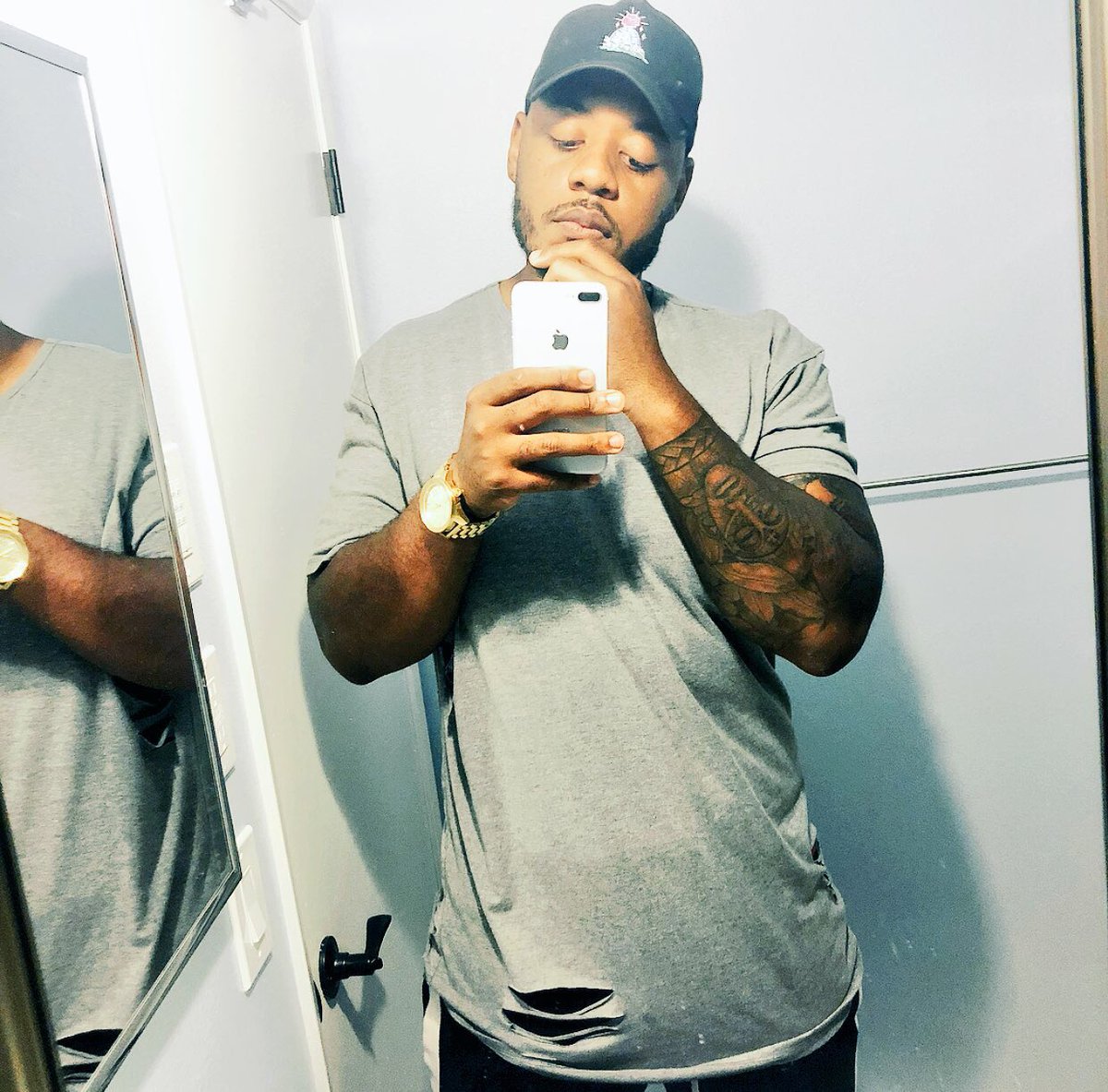 tzilla66's tweet photo. Fine wine takes time 🍷 #gloupseason https://t.co/vaH985UXoA