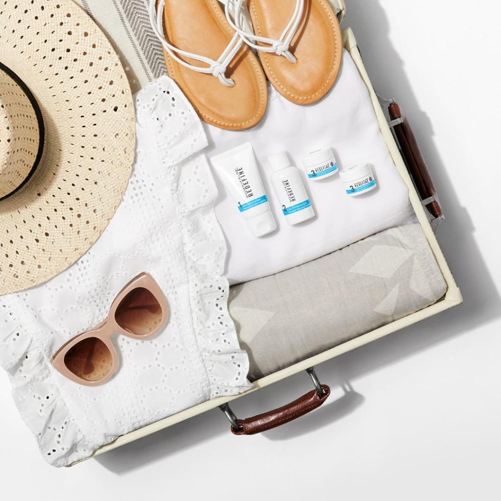 RodanFieldsHQ's tweet image. Planning a late-summer vacay? Hurry to bit.ly/2nroggL to buy a full size and a mini version of your favorite #RodanandFields Regimen and get a complimentary cosmetic bag.