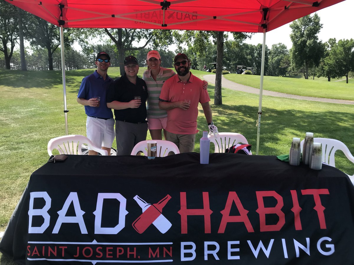 J4K_Foundation's tweet photo. Team @CarvalComputing breaks for a photo at the @badhabitbeer table! #justforekidz2018 https://t.co/QWvKpydNWj