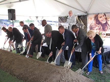 evvregion's tweet photo. Congratulations to all who have worked to make the Post House a reality with today's ground-breaking ceremony! #TogetherWeThrive
#DowntownEvansville #DTEVV https://t.co/RSUHbKUjEz