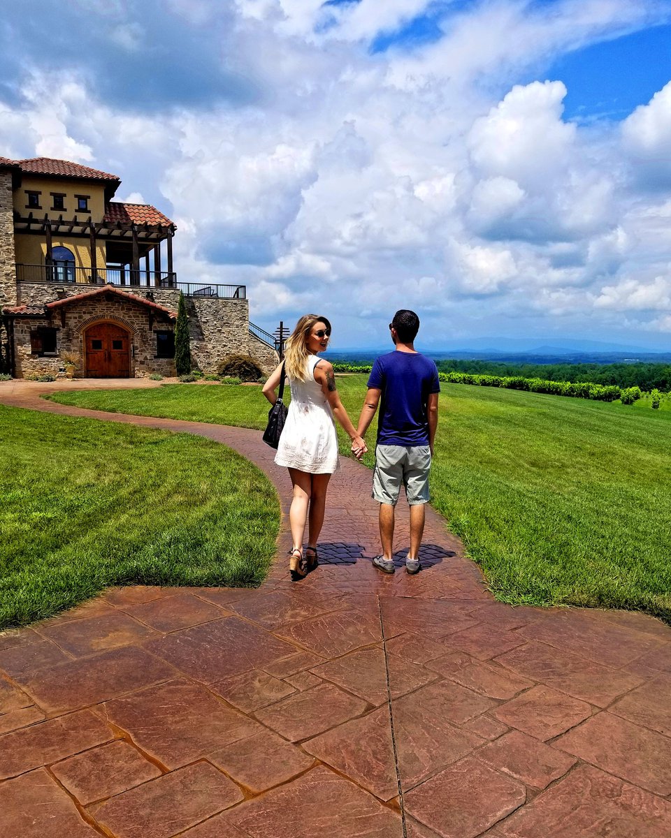 HadMerlot's tweet image. I have more #wine to come but I would like to shout out #Raffaldini #Vineyard &amp;amp; #winery in Ronda, #NorthCarolina for treating us so well earlier this weekend. Absolutley one of the most beautiful places I have ever seen! Here are some sweet pictures. 
Xoxo, RachieBaby