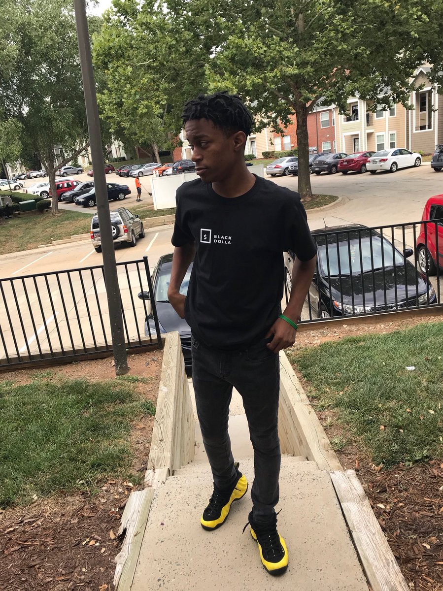 BlackdollaC's tweet photo. When someone says they don’t have a Black Dolla shirt yet 🤷🏾‍♂️ https://t.co/bPM0yK3JZd
