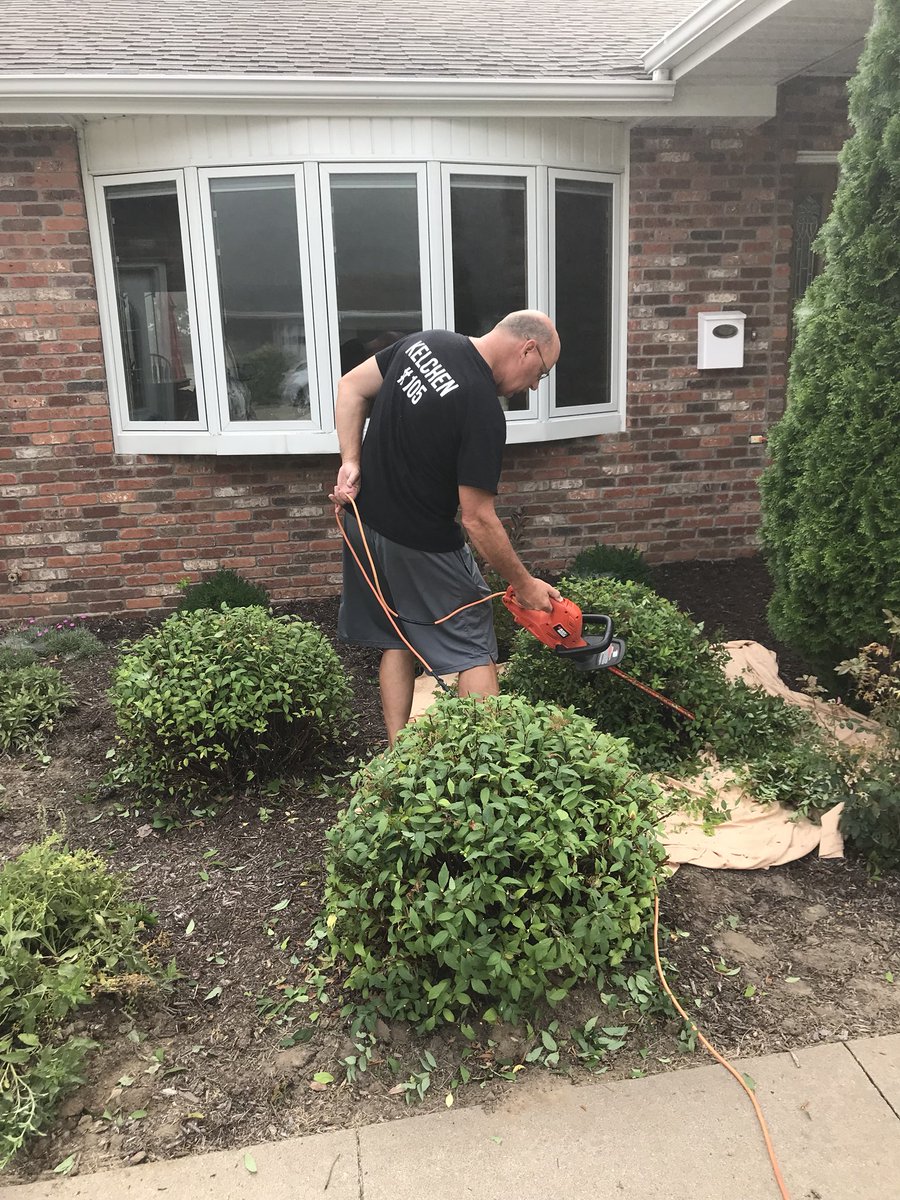 schroeder_ann's tweet photo. Busy Morning #BrotherSteve #YardWork #HappyToHelp #Retired https://t.co/PQLMTSpeQM
