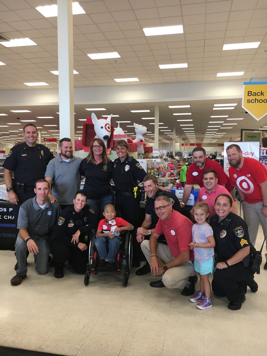 Thank you <a href="/CR_Police/">Cedar Rapids Police</a> once again for a very special day <a href="/Target/">Target</a> Cedar Rapids North for our annual Shop with a Cop 👮 what a difference we both make for our kids in this community! @RedNKhakiJake <a href="/adriennelebo/">Adrienne Lebo</a> <a href="/kaitward16/">Kaitlyn Ward</a> <a href="/PreisterShawn/">Shawn</a> @Go_For_LOD_Dan