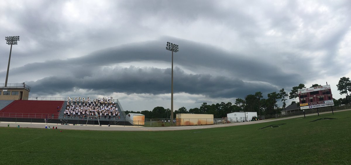 DEANBARROW's tweet photo. ⁦@spann⁩ A nice shelf cloud over the Navarre Band practice. :-) https://t.co/bhv5DVjvUL