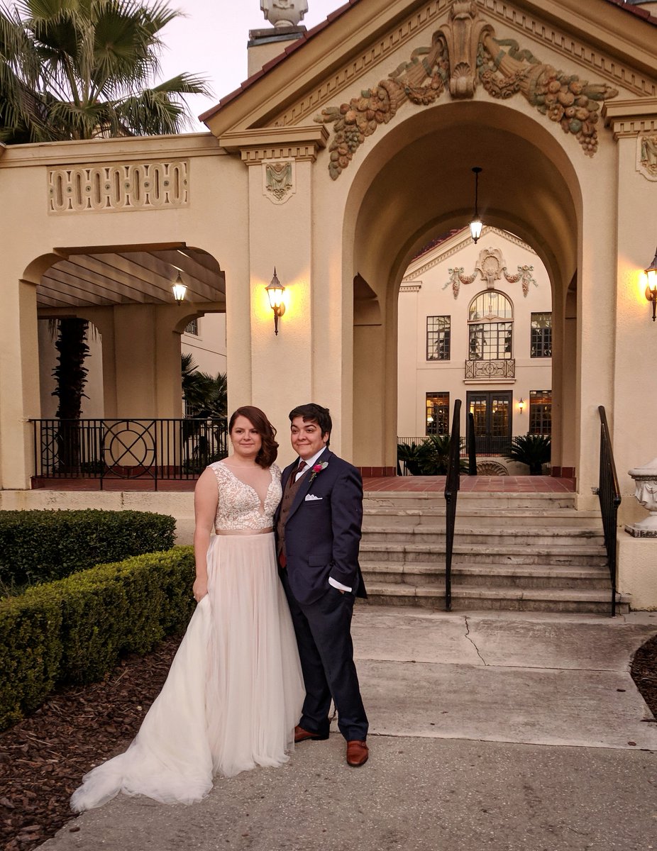 weddingtalk1's tweet image. Our happy couple! :) I adored how they laughed together all day and check out those buttons! #JessandJohnny #happycouple #buttonsfordays #mpwweddings #masterpieceweddings