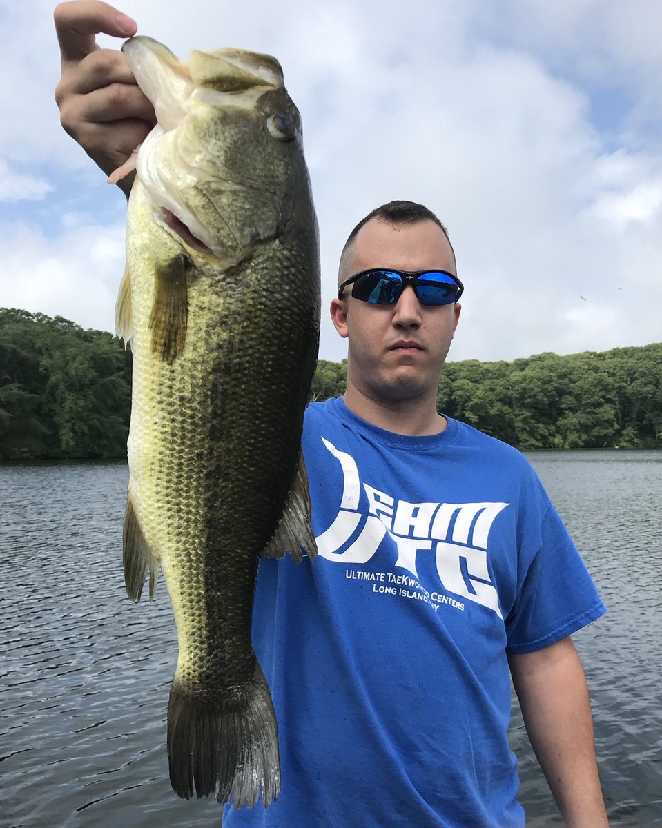 It’s been long over due: but finally got out this weekend and got this beauty. #fishing #LargemouthBass #dynamic_fishing #fishinglife #FlashFlood #NotAHobby_APassion
