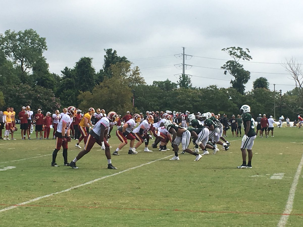 NH_Coaching_'s tweet photo. In life u never know what is just around the corner... #2minWalk #ChildhoodDream
A fascinating experience this morning... #NFL #TrainingCamp #Redskins #Jets
As a fan it was AWESOME 🙌🏻
As a coach it was 🤔🙈🙉🤷🏼♂️ https://t.co/lofXnuiMrT