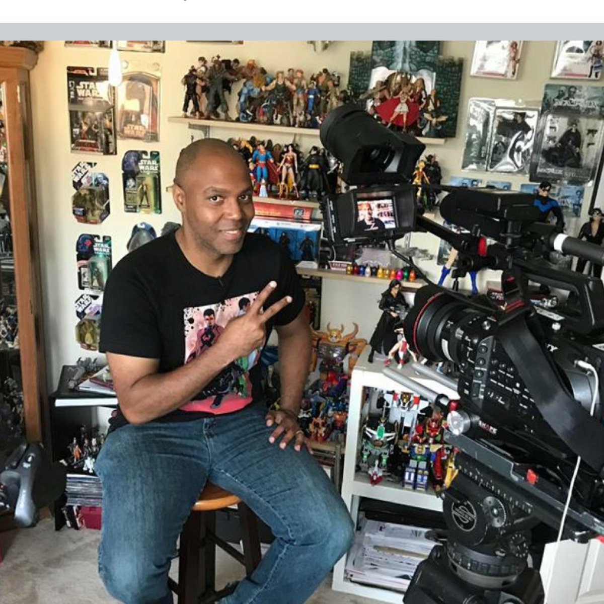 AmySperopTV's tweet photo. #LML Overton High School Graduate, Martheus Wade gets national exposure for his work creating Shinobi Ninja Warrior Princess, MAW Productions & Heal The Hood Foundation!!!! Another reason we 💙 The 901 #ComicsRock https://t.co/kNUEnYBqZT