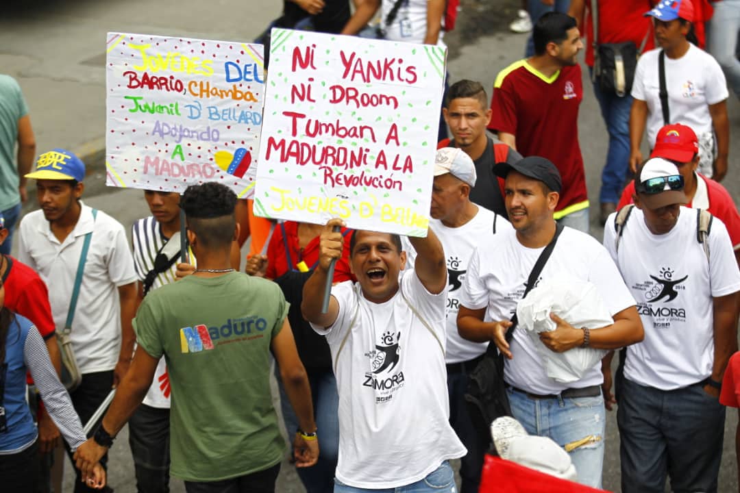 ¡QUÉ BELLEZA! 😍 ¡Gracias pueblo querido por tanto amor! #MarchaRojaPorLaPaz <a href="/NicolasMaduro/">Nicolás Maduro</a> <a href="/dcabellor/">Diosdado Cabello R</a> <a href="/taniapsuv/">Tania Valentina Díaz</a>