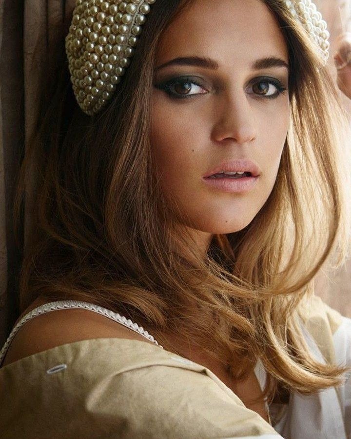 ThatKindOfCroft's tweet image. "Lara..Croft."