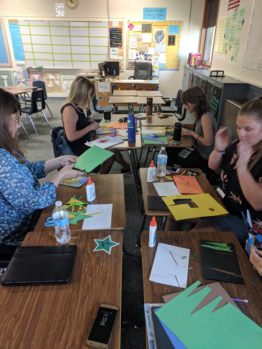 TechnovatorEDU's tweet photo. Creative Circuits. Creative teachers building greeting cards to "light-up" someone's day.  #tfgooglefest #MTedchat #STEAM https://t.co/QKBV4d8Mzz