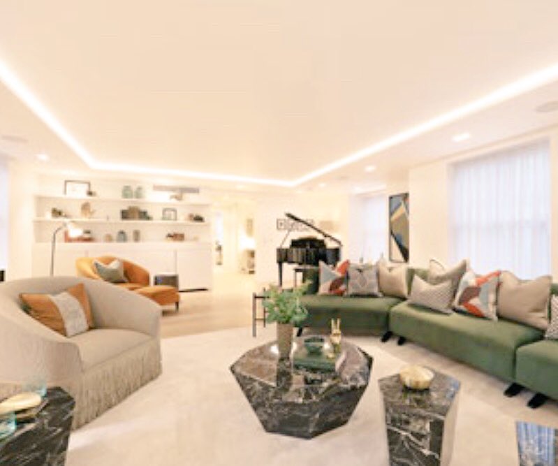 A charming and endearing collection of new build #houses, set around a landscaped courtyard in the heart of #NottingHill and close to #HydePark. 

Price from £3,000,000

#TheAbisaPropertyLists