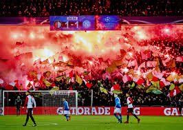 KuipDe's tweet image. FEYENOORD thuis GEKKENHUIS! Donderdag moet het gebeuren, koop nu nog je kaarten. #RETWEET #Laatstekans #EuropaLeague