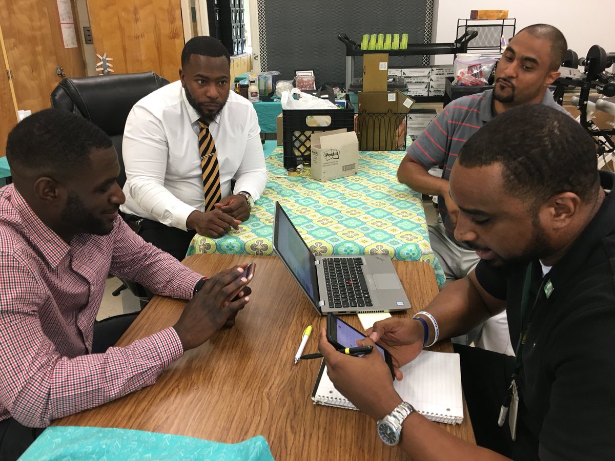 Royal Cubs Male Mentoring Program coming to fruition! @CMESCubs @STB_1995 @Jeffmayjr #greatmindsthinkalike #thisisnotanaccident #purposefulplanning