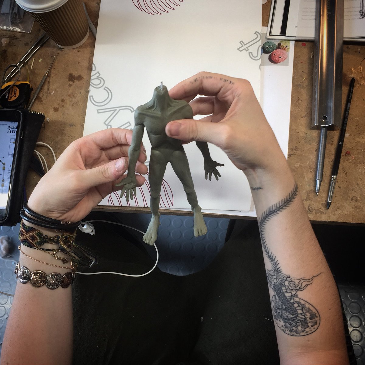 Control_ART_Dlt's tweet photo. Day 1 of this 5-day silicone puppet building workshop and alls going very well, looking forward to seeing the final result on Friday 🤗 to book yours to go @ObbyUK https://t.co/lC01xnbgqh #animation #stopmotion #puppet #silicone #claymation #modelmaking #props #london #art #craft https://t.co/bDOwceKrx5