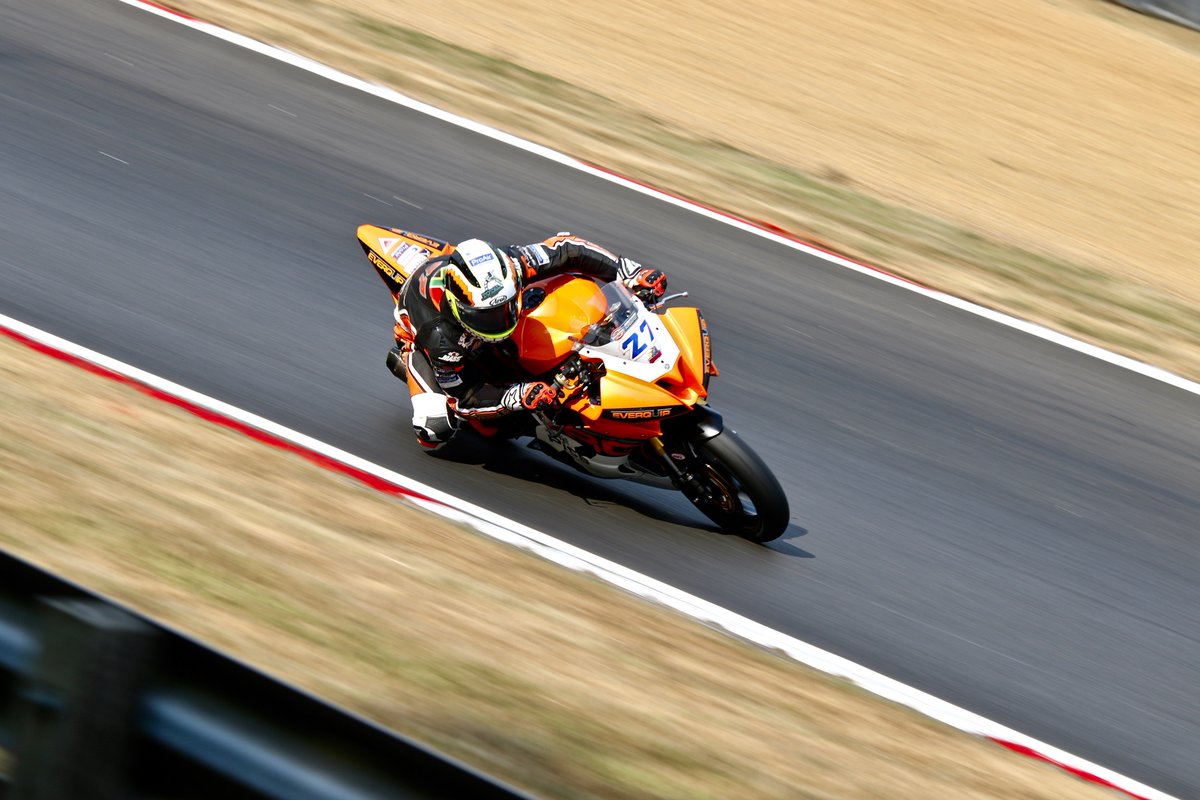 goat46's tweet photo. @bjornestment27 @ninjawarrioruk @OfficialBSB @DickiesRacing @EverquipRacing @PaddockChatter @bennetts_bike OMG !!! good luck , summon up that ninja spirit ,some inspiration to get the juices flowing #gpstyle #elbowdown🇿🇦🏍💪 @EverquipRacing, oh by the way the original is better not cropped !!!🤪🤪 and sorry I missed ur birthday ,
📸@goat46 pics... https://t.co/EDGEV794Sc
