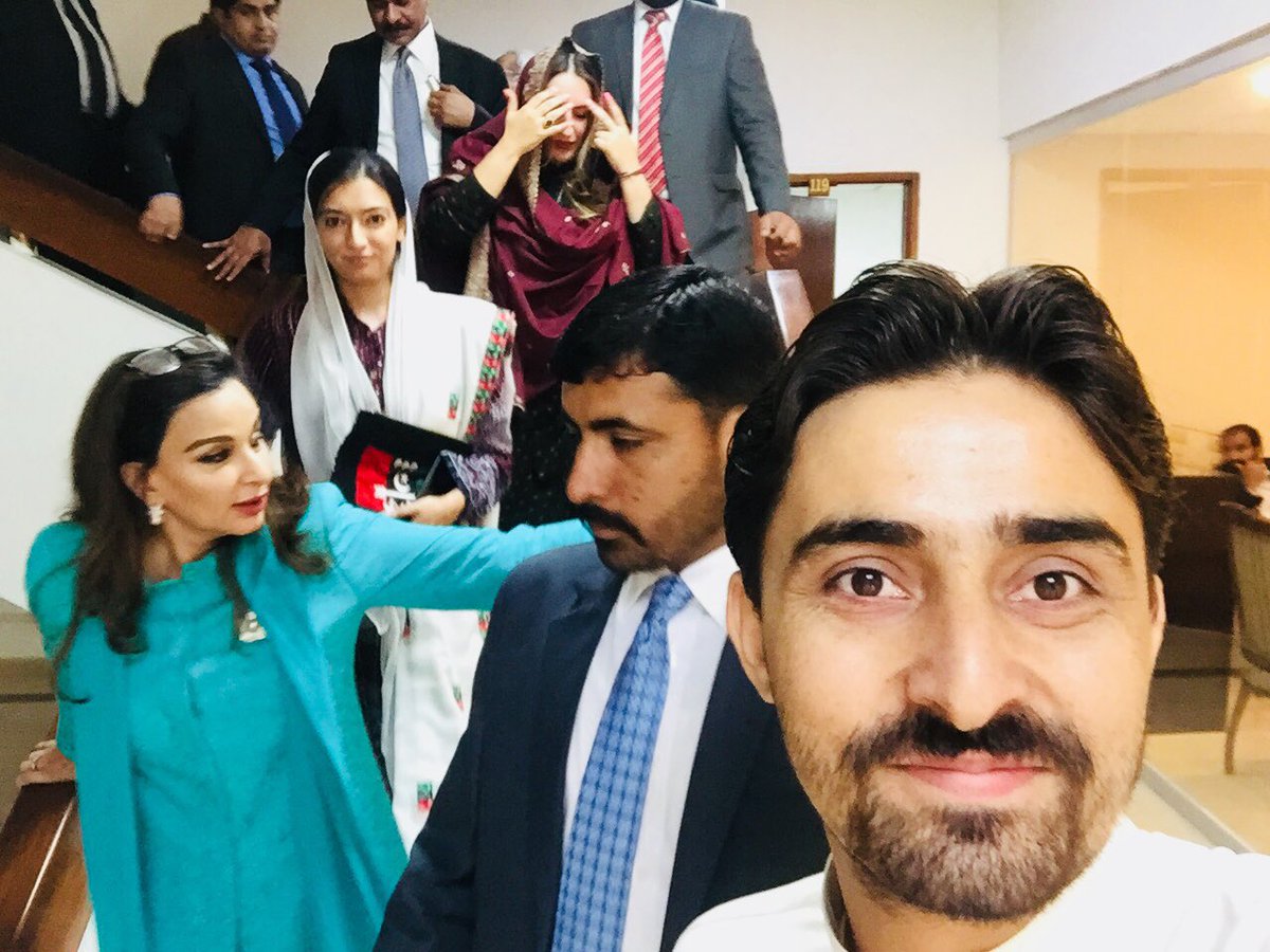 SherdilAftab's tweet photo. My wish came true 😊 My #IstSelfie with #ChotiBB @AseefaBZ https://t.co/qzn1C5HtaE