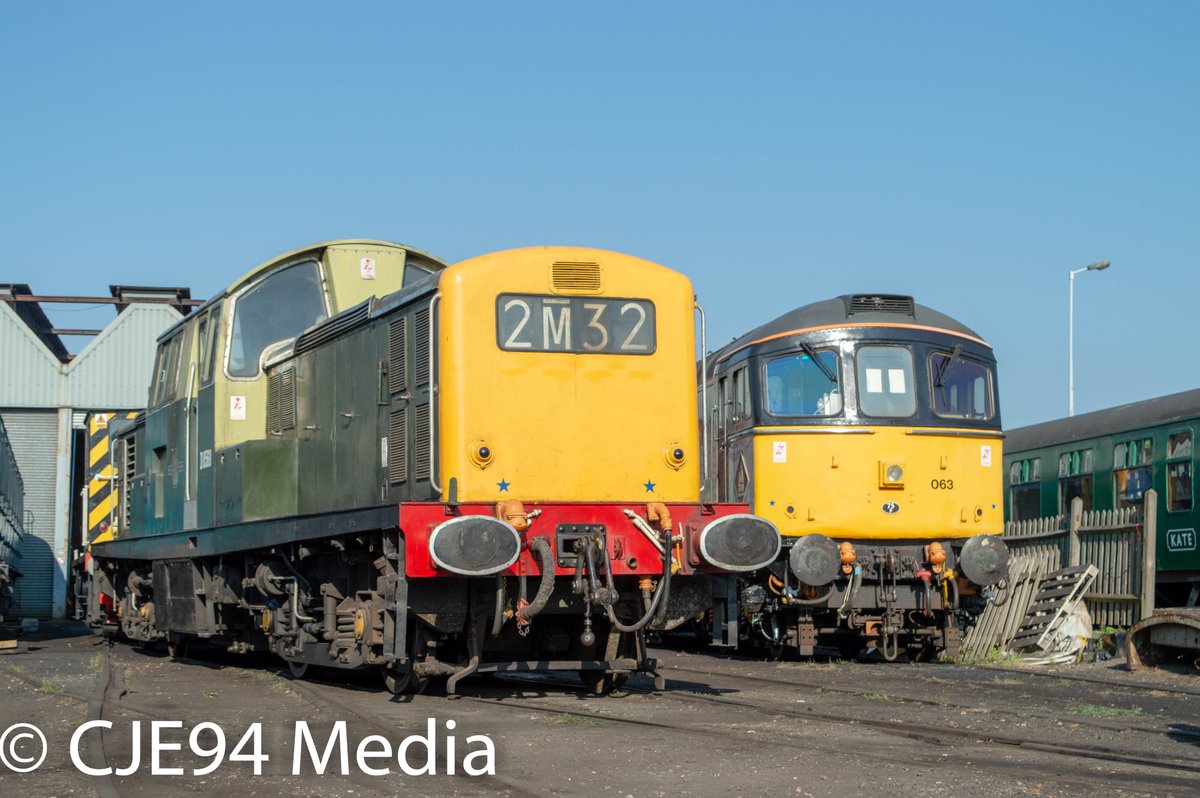 CJE94Railway's tweet image. DTG's Class 17 also arrived at @SpaVRofficial easier last month #spavalleyrailway #class17 #clayton