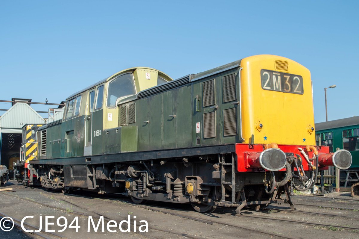 CJE94Railway's tweet image. DTG's Class 17 also arrived at @SpaVRofficial easier last month #spavalleyrailway #class17 #clayton