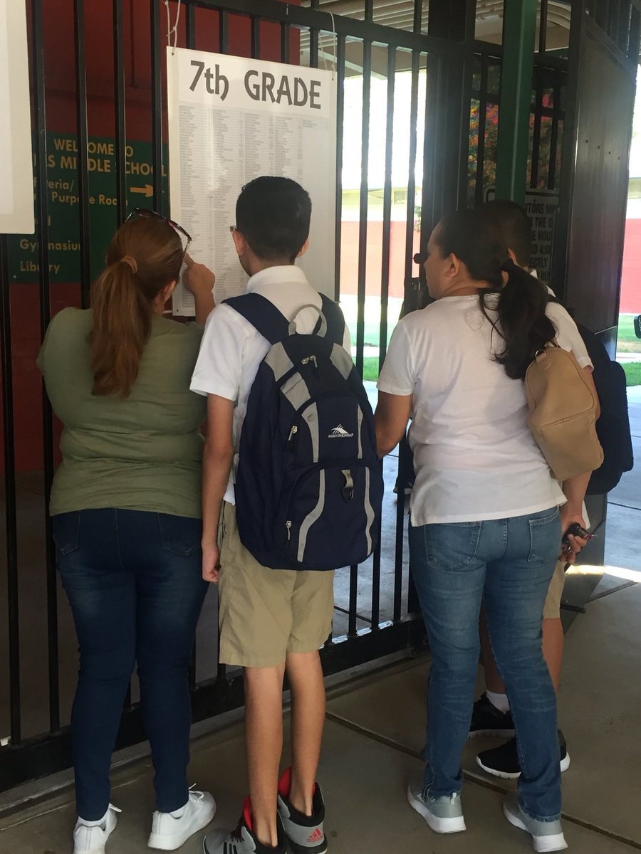 JENNASchuette's tweet photo. Welcome to the First Day of School, Mills Mustangs!! #millsmustangs #TeamFCUSD https://t.co/7rPAlhVl0i