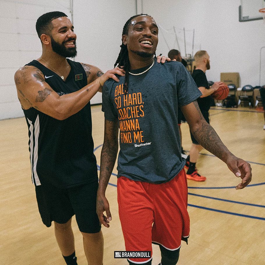 Complex's tweet image. Drake loses $10K bet After Quavo makes half-court shot: trib.al/txq6WOx