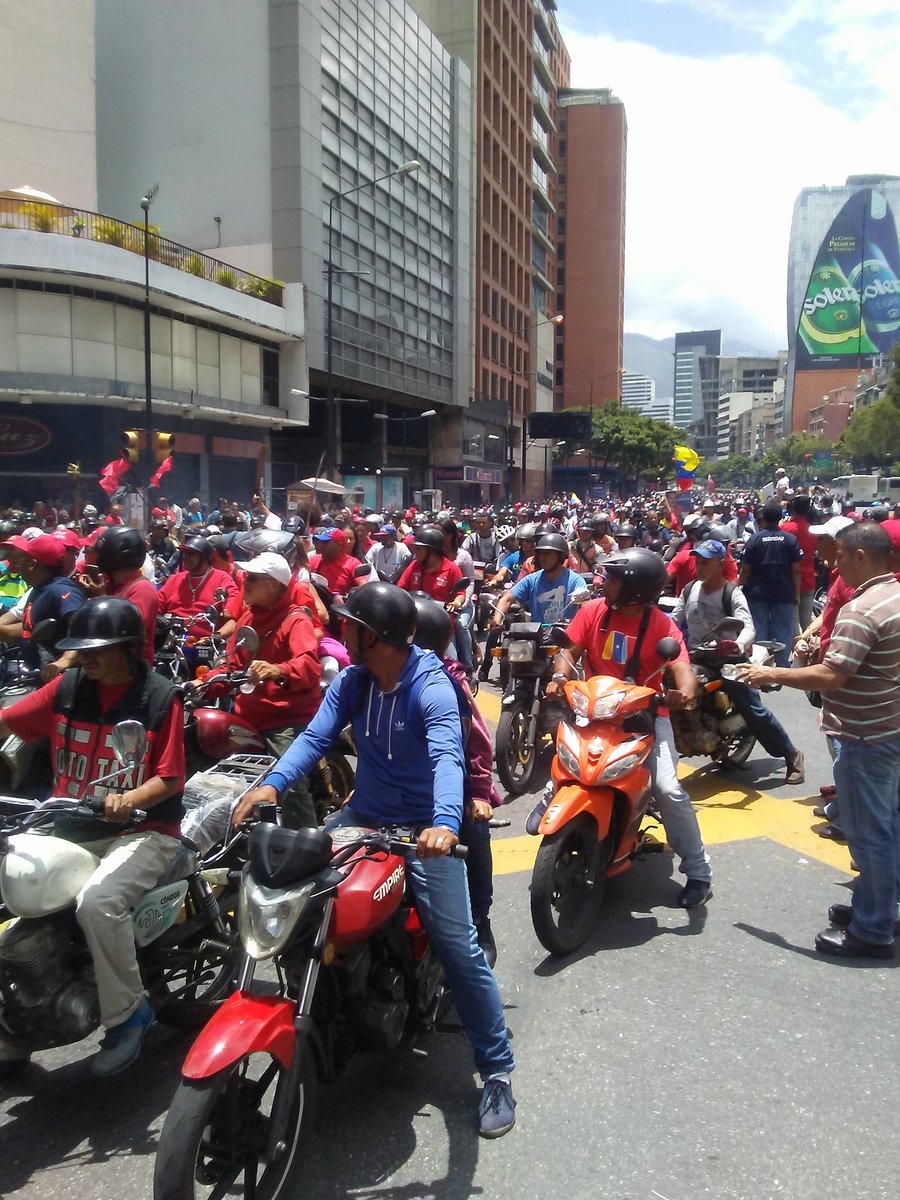 Los Caballos de Hierro, impresionante su organización y Compromiso con Nuestra Patria #MarchaRojaPorLaPaz