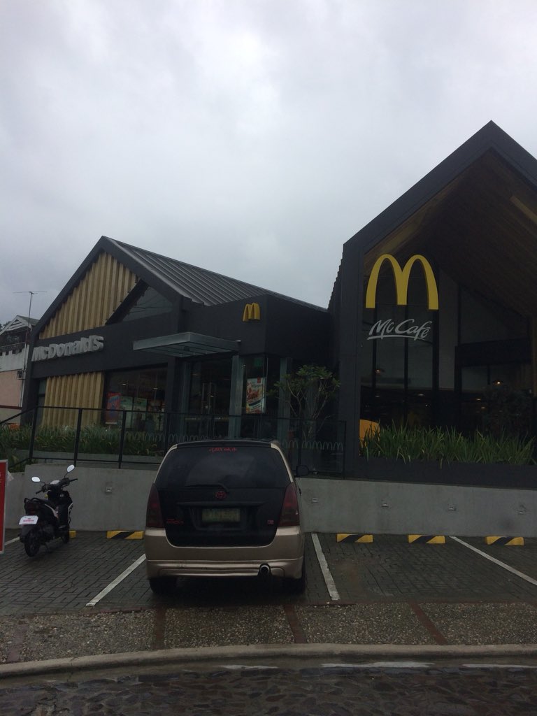 jaychrisssyyy's tweet photo. So far, McDo Savano Park is one of the best McDo branch na napuntahan ko. https://t.co/r03KDXm5om