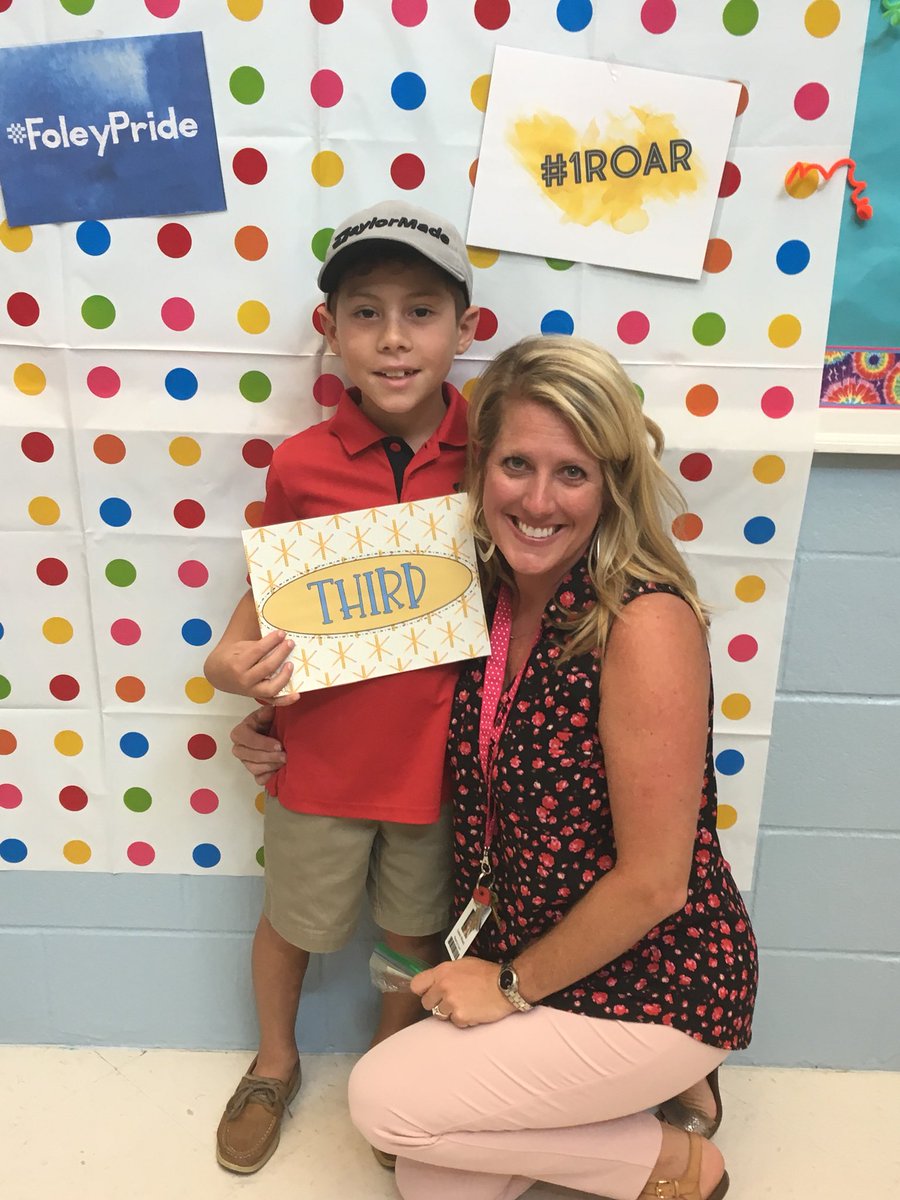 CassyDiaz's tweet photo. We are so excited to be #FoleyLions this year! #thirdgrade #FoleyProud #FLYE #BaldwinProud https://t.co/brJzU0QczP