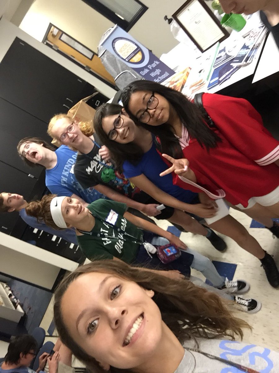 leahreneerios's tweet photo. Letβs make this school year great πππ #jumpstartop https://t.co/hQMWPeNzqQ