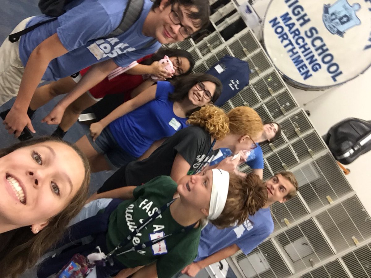 leahreneerios's tweet photo. Letβs make this school year great πππ #jumpstartop https://t.co/hQMWPeNzqQ