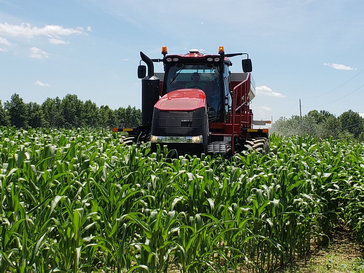 KaleMarketing's tweet photo. Check out one of @Case_IH Trident 5550 spreading urea in 6' corn... give us a call to set up a demo. https://t.co/gYplYJAKsA