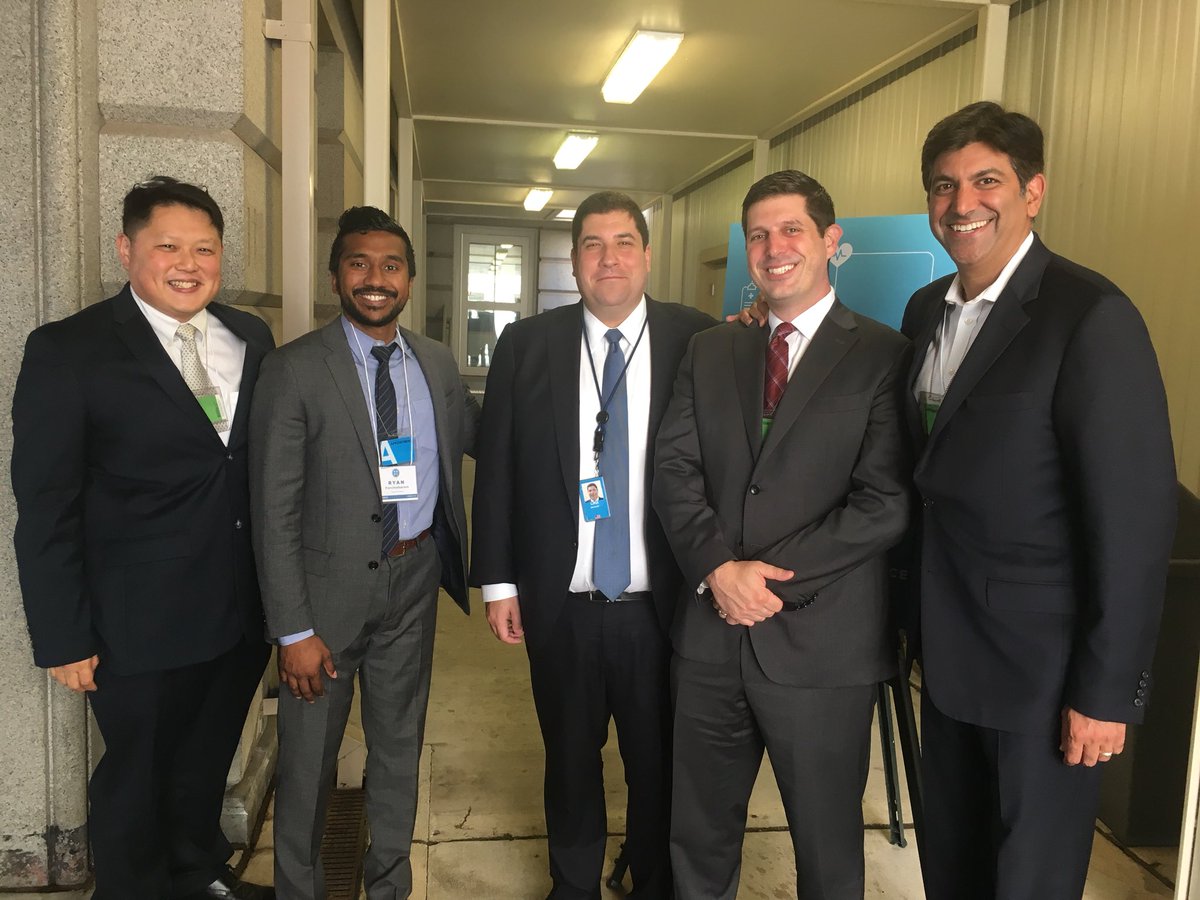 NickSinai's tweet photo. Bipartisan Blue Button family at today’s Blue Button 2.0 Developer Conf (not pictured @sartin_shannon @MarinaMartin @pllevin @Farzad_MD @SeemaCMS and hundreds more) #UnlockTheData #BBDC18 https://t.co/SwnvSIalwS