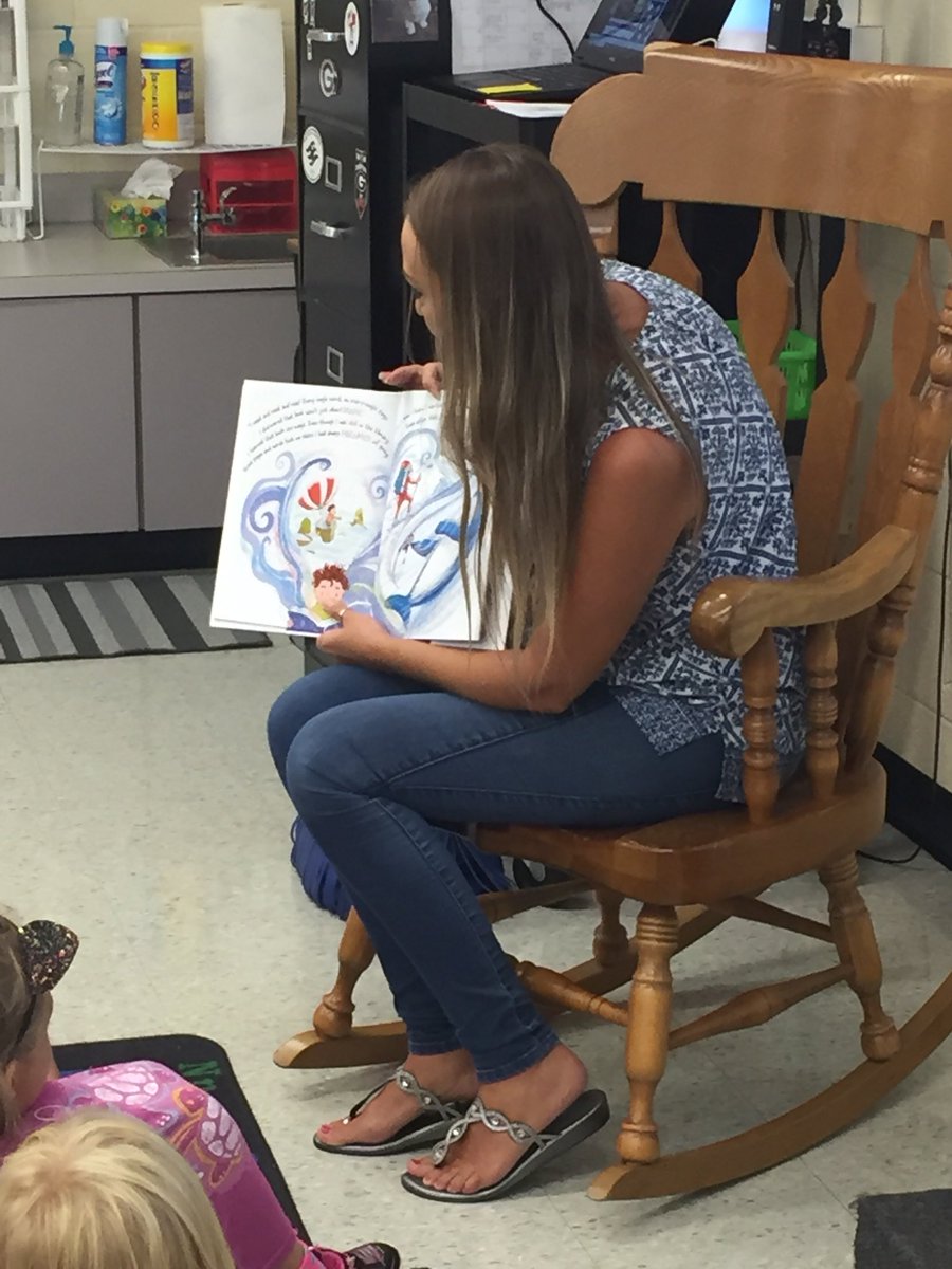 tuckersteam's tweet photo. A special day today in first grade at Frey! A visit from Kara Wilson and B98.5 radio. We loved Malcom Mitchell’s story, The Magicians Hat. Thank you for making a visit to the best school in the nation! @FreyFlames @tuckersteam @B985FM @ReadWithMalcolm https://t.co/M45E9zuYnf