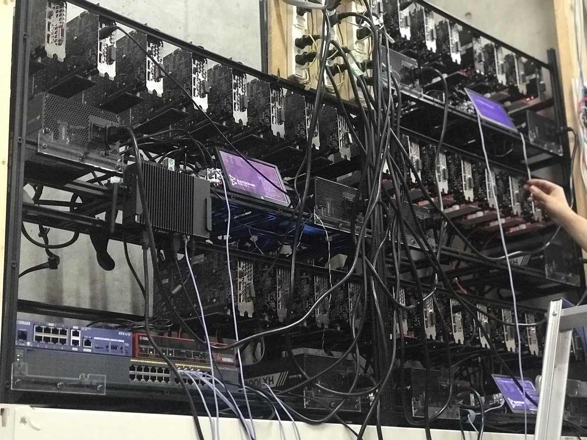 BlockchainTokyo's tweet image. マイニングプール開発完了！
湾岸倉庫でマイニング装置稼働開始！