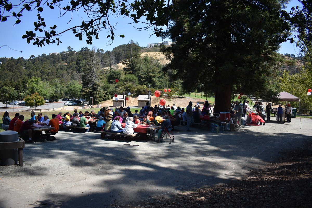 ClausenHouse's tweet image. The #ClausenHouse 2018 picnic was great fun. Check out our pics: clausenhouse.org/2014/clausen-h…