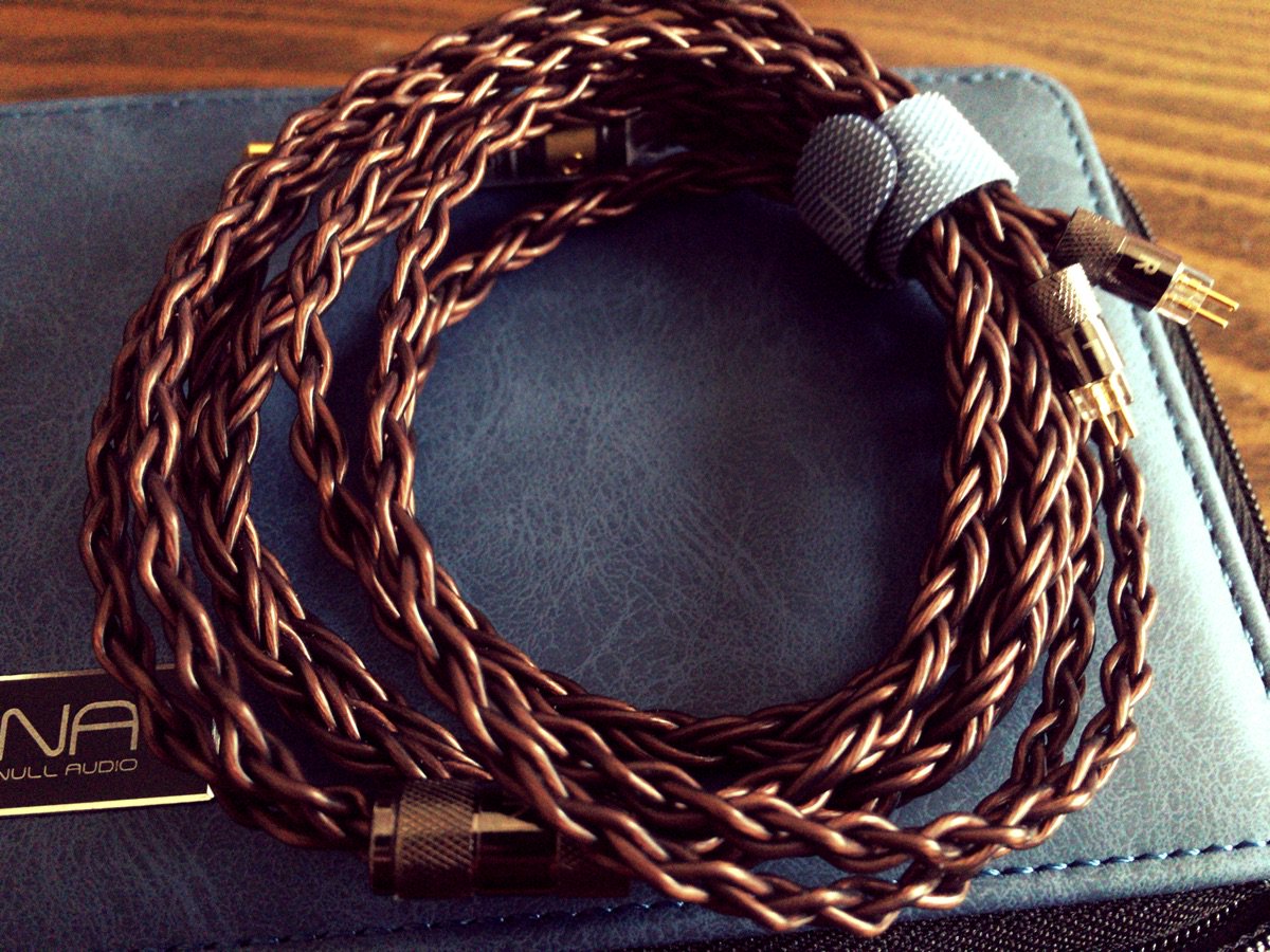 yulen0's tweet image. つよそうなケーブルきた。それどころか[E]ケースもきた。 #nullaudio