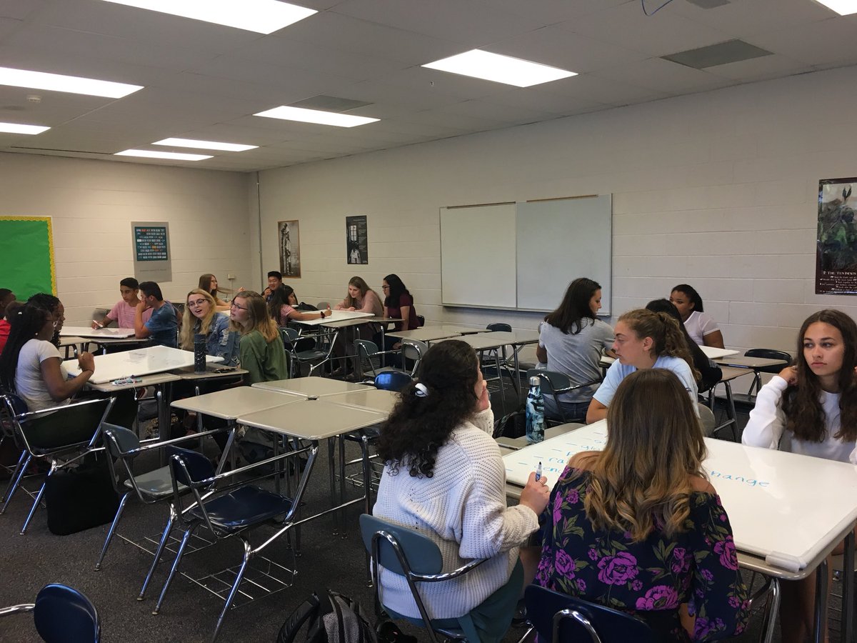 MsCarrollSS's tweet photo. Today we were #d128Daring as we launched American Studies! The students were engaged and the energy high. Can’t wait to see this course unfold #VHWay #NewYearNewCourse #AmericanStudies https://t.co/jkQPbahlIq