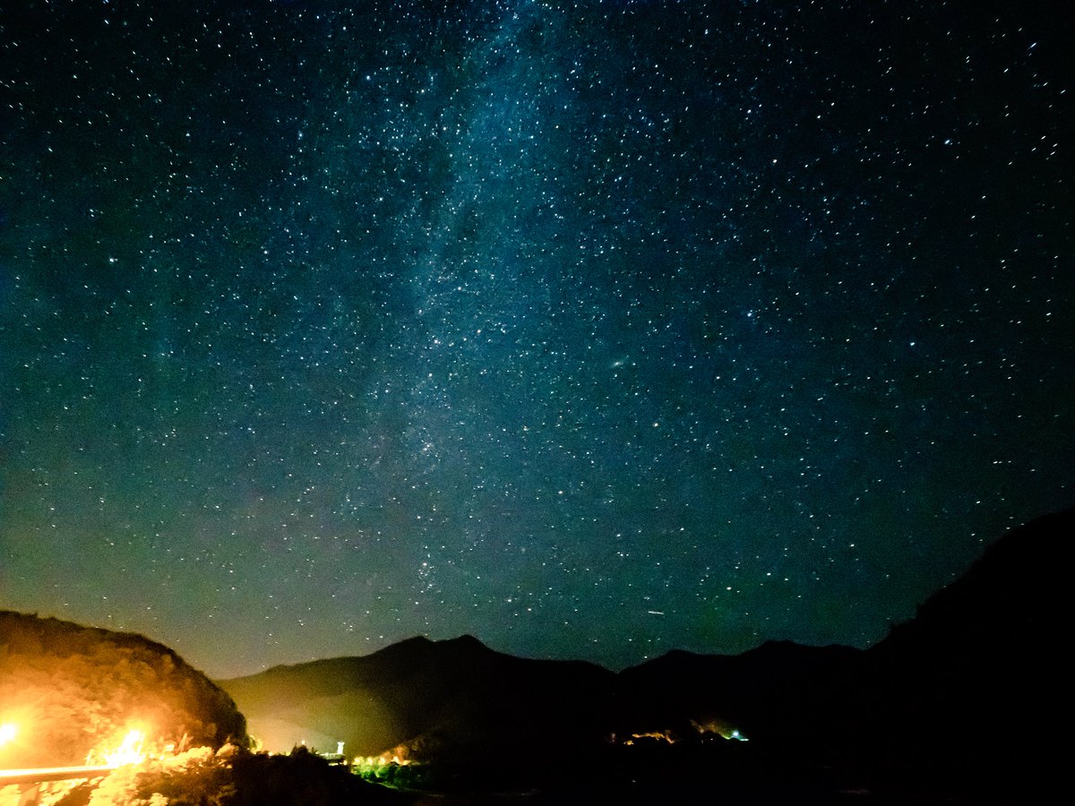 やまかげしゅうじ 山影修司 V Twitter 昨日の星空 早池峰ダムの天端から見たら めちゃくちゃ綺麗で感動しました 誰もいない中 鳥の鳴き声が怖かったですが 天の川はいつ見たか忘れるぐらい久々に見れらたし 撮れてないけど 流れ星も何回か見えました 早池峰