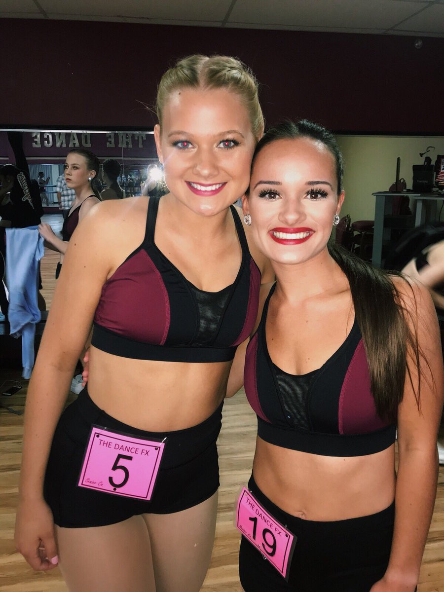 SavannahGear's tweet photo. senior year baby!!! ๐คฉ๐คช #dancefx #seniorteam #bffs https://t.co/r9JDz4qoI1
